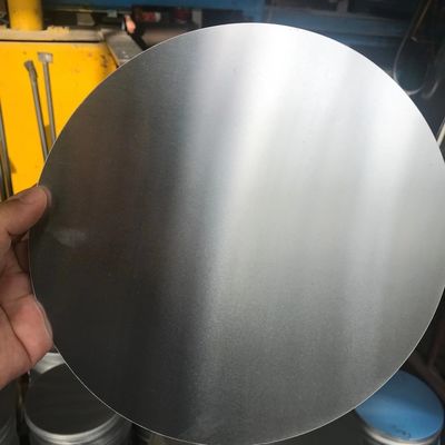 Spinnende Gleichspannung CC Tiefziehende Aluminiumscheibe Kochwaren Maßgeschneiderter Durchmesser Hohe Flachheit Burrfreie Kante Lebensmittelqualität